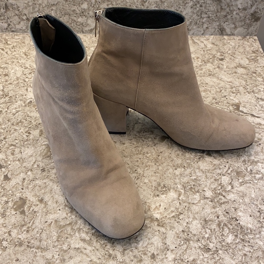 Stuart Weitzman Grey Suede Heeled Zip Booties